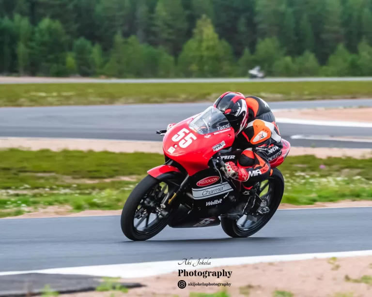 Moto 5 radalla.