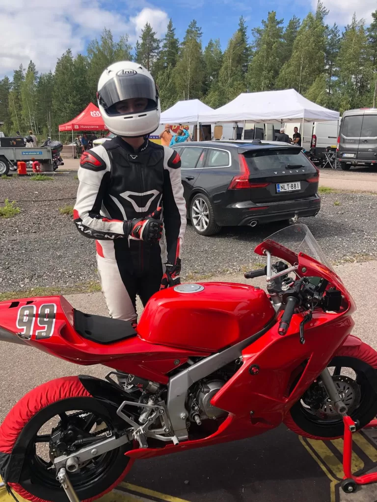 Minigp Hyvinkään varikolla.