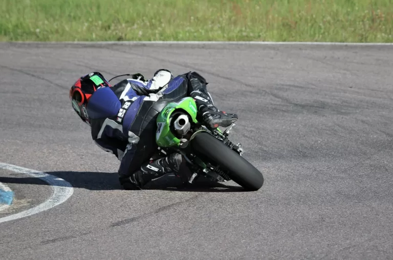 Moto 5 vauhdissa.